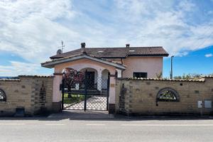 Villa indipedente con terreno