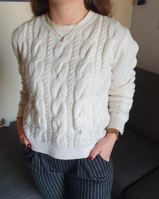 Maglione invernale bianco a trecce