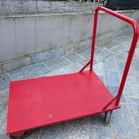 Carrello con pianale