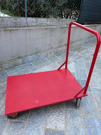 Carrello con pianale