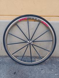 Ruota anteriore carbonio