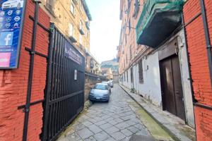 Capodichino- ampio capannone