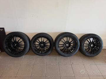 Alfa Romeo 4c Cerchi 17 - 18 + Pirelli Trofeo R