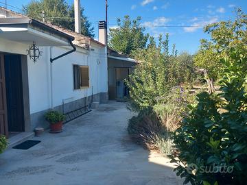 Villetta con giardino