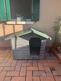Cuccia per cane da esterno/interno in plastica