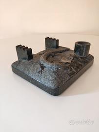 Raro calamaio antico in marmo scolpito