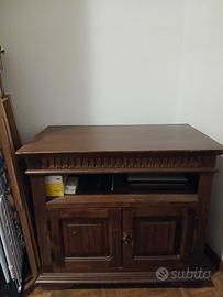 mobiletto antico legno mette televisione 