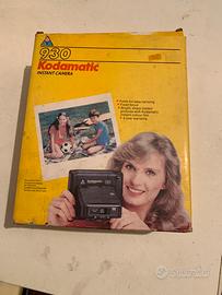 Fotocamera istantanea Kodamatic 930