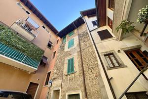 CASA SEMINDIPENDENTE A VERTOVA