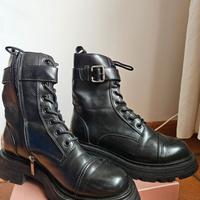 Stivaletti neri Tamaris