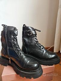 Stivaletti neri Tamaris