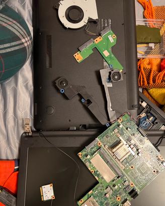 Asus P541U da usare per ricambi