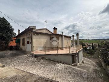 3 LOCALI A AMELIA