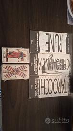 tarocch rune chiromanzia con mazzi di carte