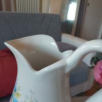 caraffa in ceramica artistica bianca 