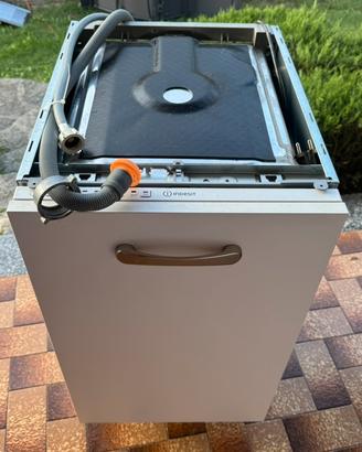 Lavastoviglie indesit da incasso 45cm