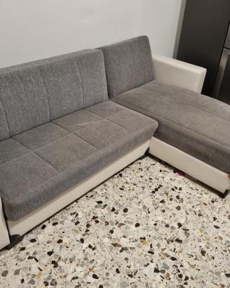 Divano ecopelle grigio