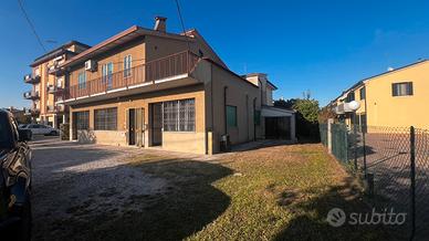 Abitazione con 3 camere e terrazzo di 40 mq