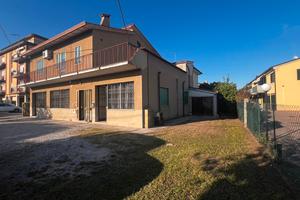 Abitazione con 3 camere e terrazzo di 40 mq