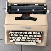 Macchina da scrivere vintage olivetti