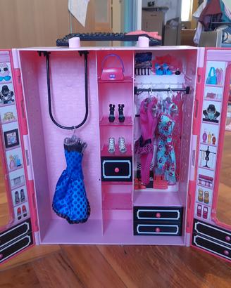 Armadio di Barbie
