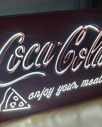 insegna luminosa Coca Cola 