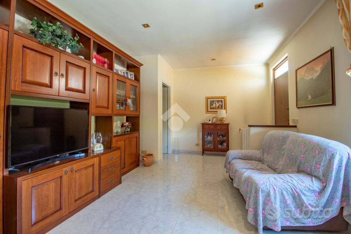VILLA SINGOLA A RIETI - Vista 4