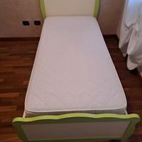 Letto singolo completo.