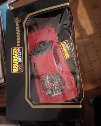 Ferrari F40 in metallo 