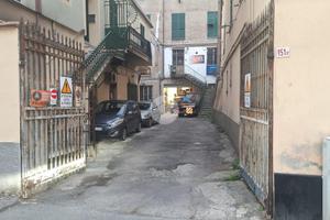 MAGAZZINO A GENOVA