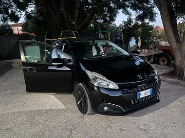 Peugeot 208 1.6 blue hdi 75cv neopatentati