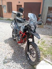 SWM  Husqvarna SUPERDUAL 650 2024, 2000km euro 5