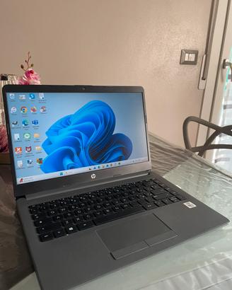 computer portatile HP 240 G8 notebook PC