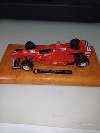 modellino Ferrari F300 Schumacher