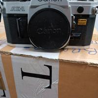 Macchina fotografica Canon AE-1 + accessori