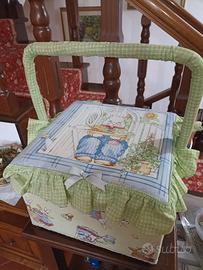 cestino per il cucito con  tutto il neccessario 