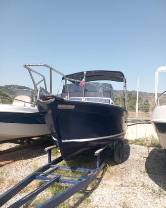 Gozzo in vetroresina - Modello: Hippy 20 cantiere