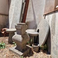 Tavolo più 4 sedili in pietra lavica