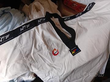 dobok taglia L black stripes wtf taekwondo.