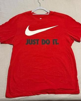 t shirt  Nike uomo rossa taglia M
