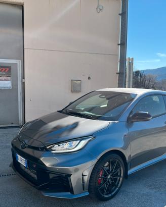 YARIS GR MK2 circuit DAT 8 Akrapovic