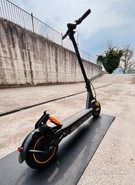 Monopattino Ninebot Segway KickScooter MAX G30