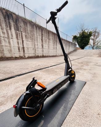 Monopattino Ninebot Segway KickScooter MAX G30