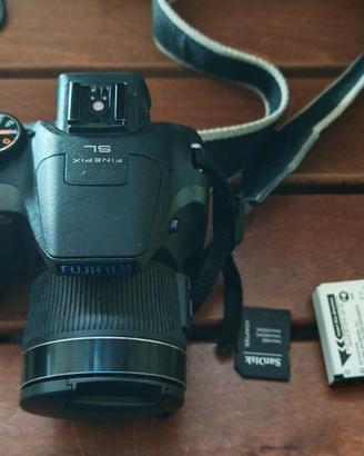 Fujifilm FinePix SL240 14.0MP Digital Camera
