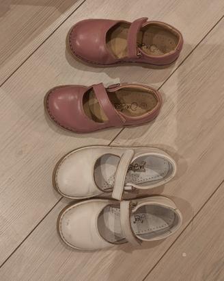 Coppia di scarpe per bambina