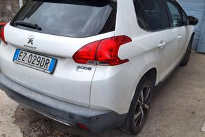 Peugeot 2008 versione allure