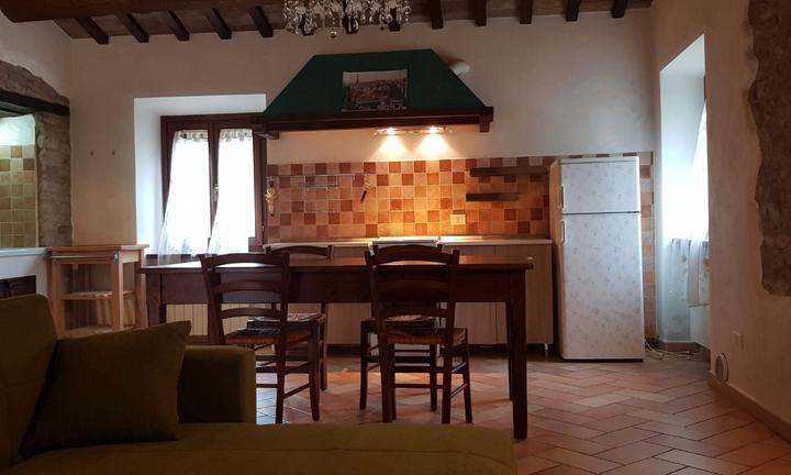 Appartamento indipendente arredato con giardino