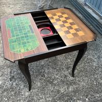 Tavolo con scacchiera o roulette