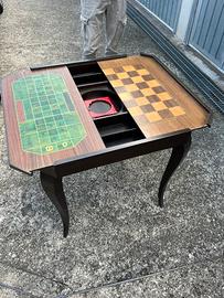 Tavolo con scacchiera o roulette
