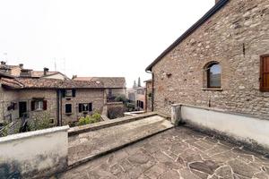 3 LOCALI A TOSCOLANO-MADERNO